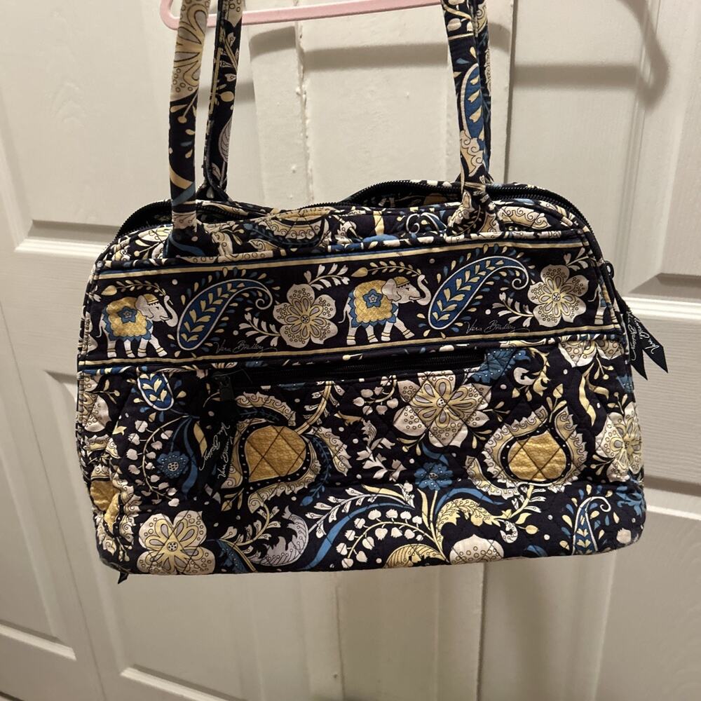 Vera Bradley Bowler style handbag in Ellie Blue pattern